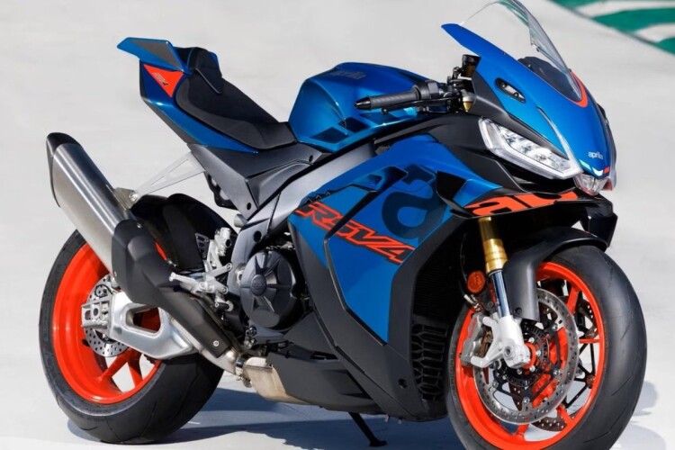 2026 APRILIA RSV4, Stingray Blue - photo 9