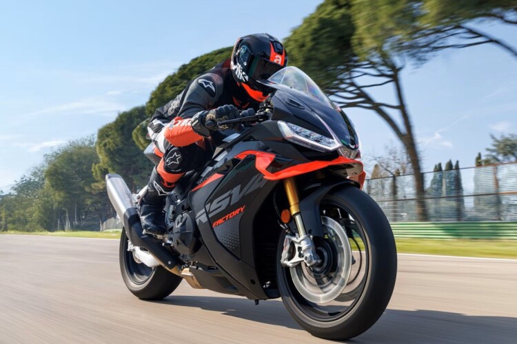2026 APRILIA RSV4, Stingray Blue - photo 10