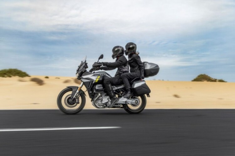 2025 MOTO GUZZI STELVIO, Nero Vulcano - photo 4