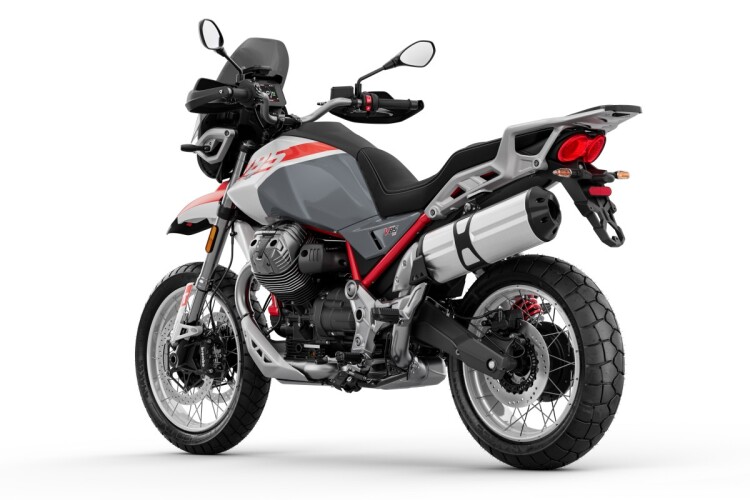 2026 MOTO GUZZI V85, Giallo Wadi - photo 11