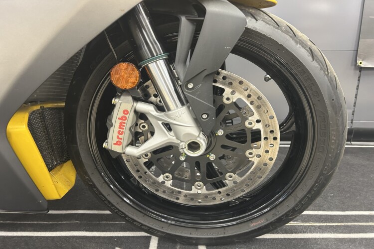 2023 MV AGUSTA SUPERVELOCE, Yellow - photo 2