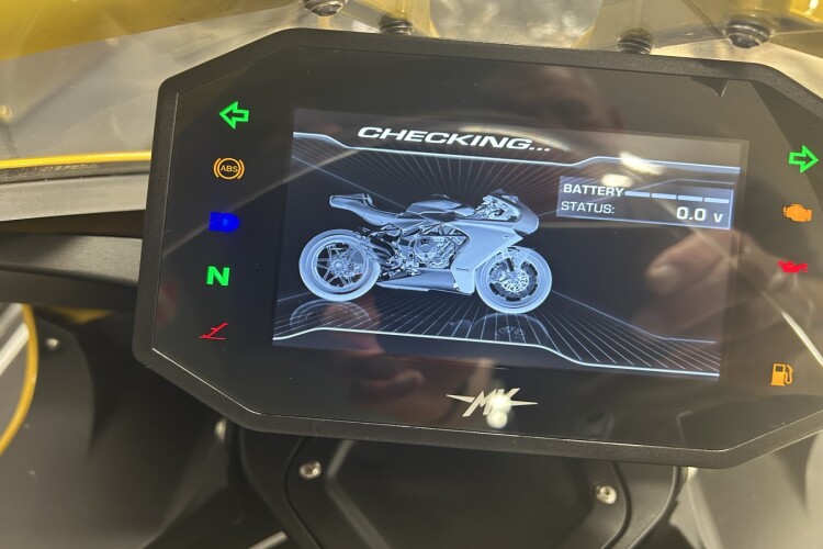 2023 MV AGUSTA SUPERVELOCE, Yellow - photo 6