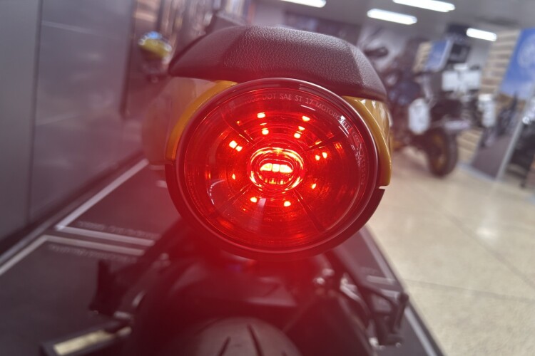 2023 MV AGUSTA SUPERVELOCE, Yellow - photo 8