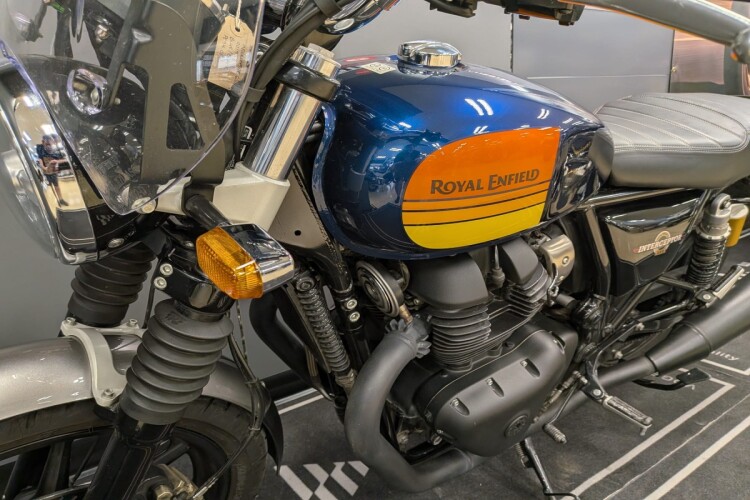 2024 ROYAL ENFIELD INTERCEPTOR 650, Blue - photo 15