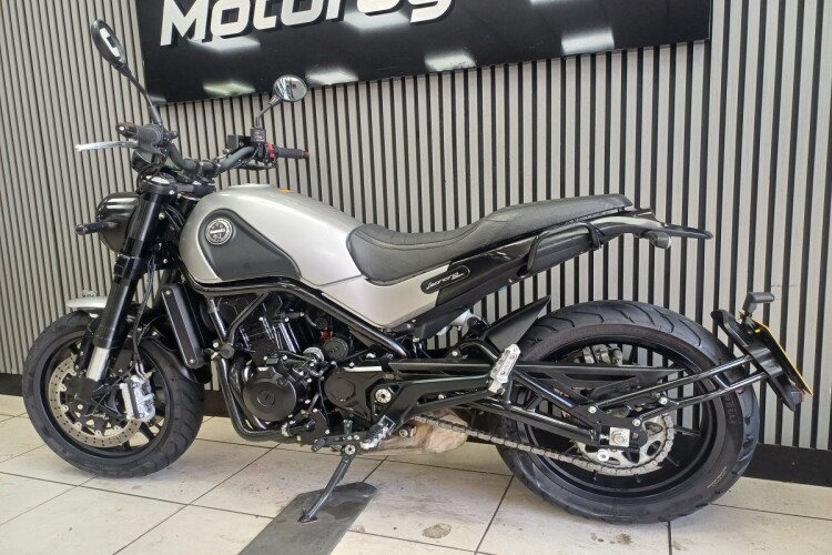 2018 BENELLI LEONCINO 500, Silver - photo 3