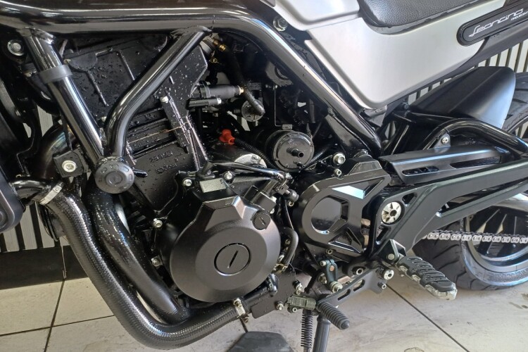 2018 BENELLI LEONCINO 500, Silver - photo 7
