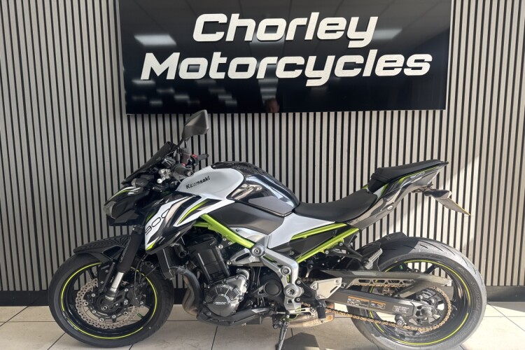 KAWASAKI Z900