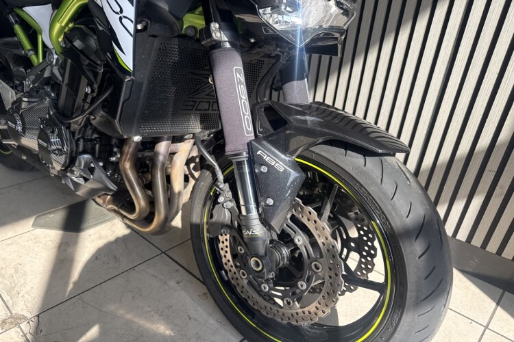 KAWASAKI Z900