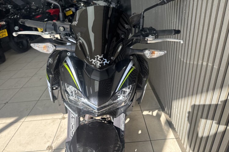 KAWASAKI Z900