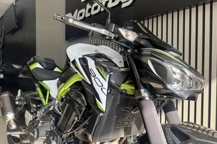KAWASAKI Z900