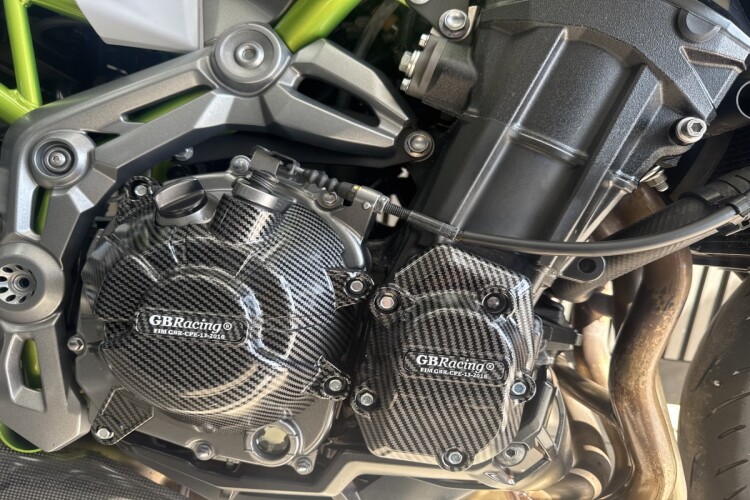 KAWASAKI Z900