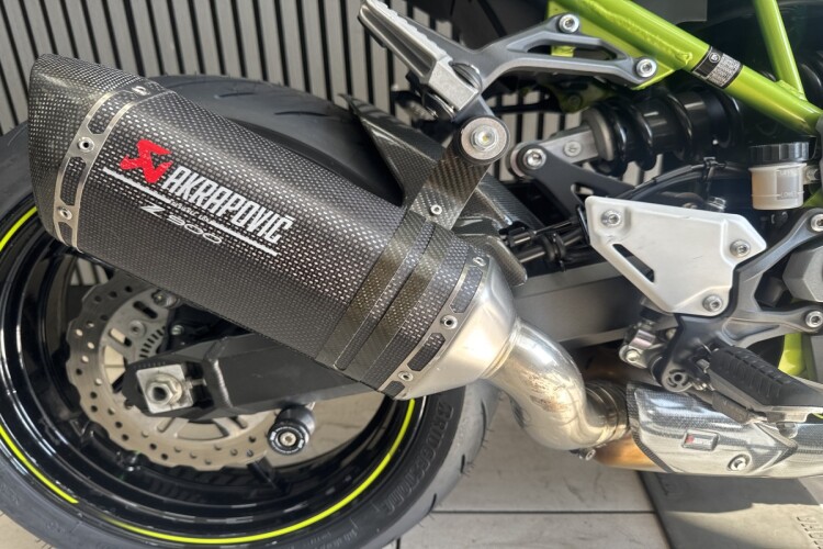 KAWASAKI Z900
