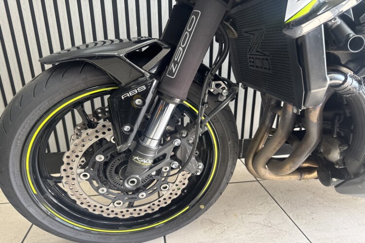 KAWASAKI Z900