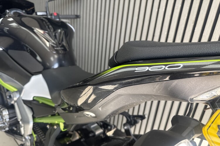 KAWASAKI Z900