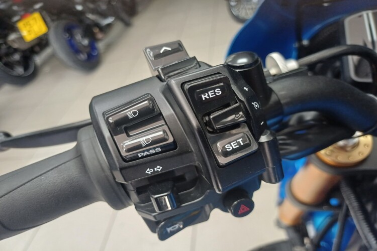 2022 YAMAHA XSR900, Blue - photo 15