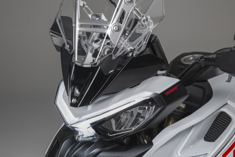 2027 BENELLI TRK 902 STRADALE, Oxide Green - photo 17