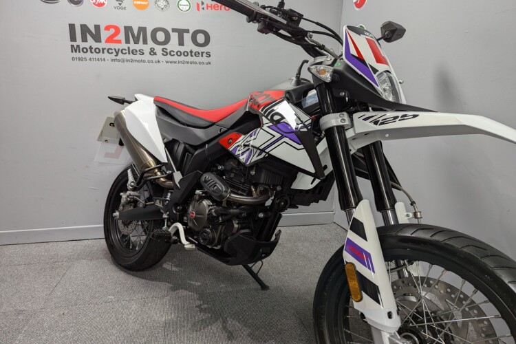 2024 APRILIA SX 125, White - photo 5