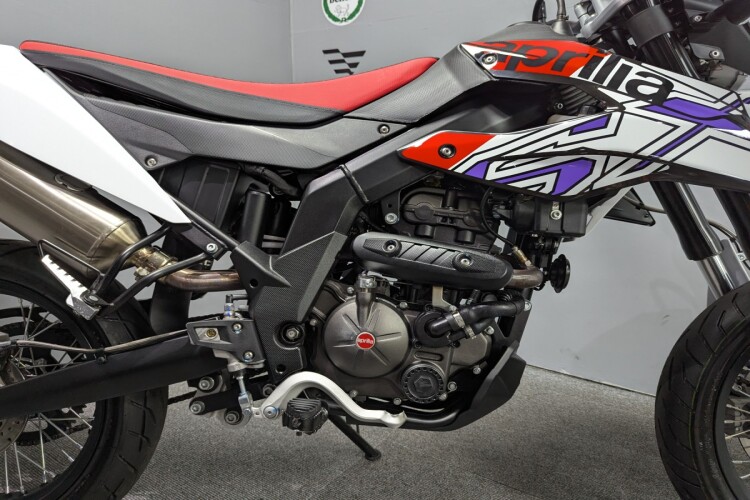 2024 APRILIA SX 125, White - photo 8