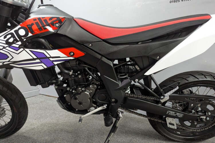 2024 APRILIA SX 125, White - photo 16
