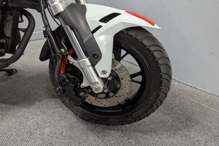 2024 BENELLI TNT, White - photo 3