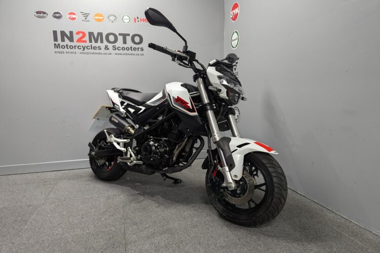 2024 BENELLI TNT, White - photo 4