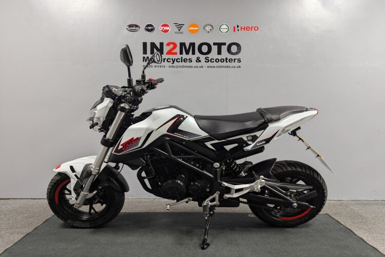 2024 BENELLI TNT, White - photo 12
