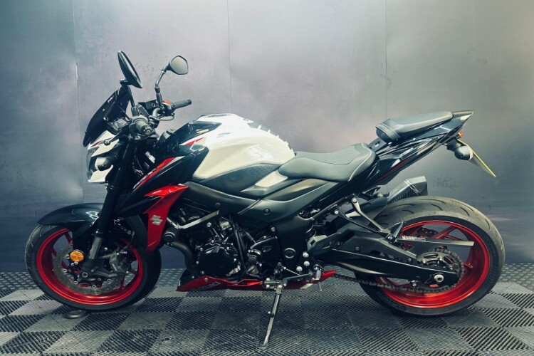2020 SUZUKI GSX-S750, Black - photo 3