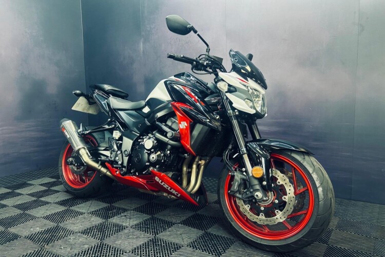 2020 SUZUKI GSX-S750, Black - photo 4