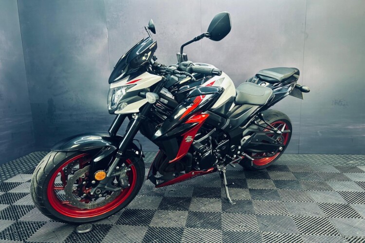 2020 SUZUKI GSX-S750, Black - photo 5