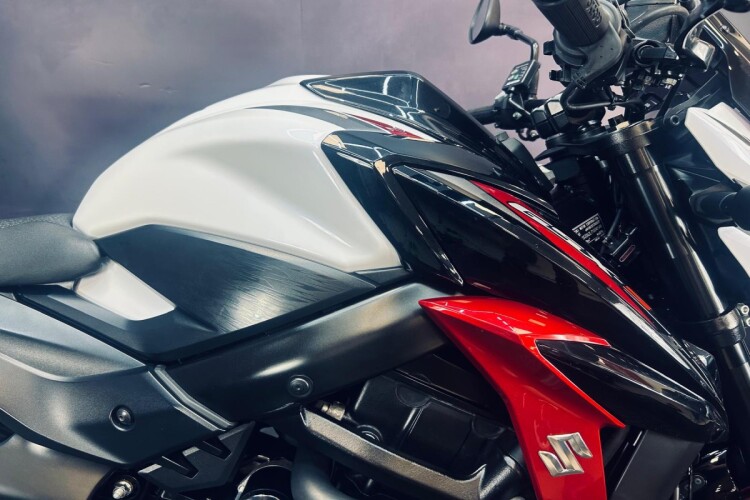 2020 SUZUKI GSX-S750, Black - photo 6