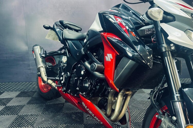 2020 SUZUKI GSX-S750, Black - photo 10