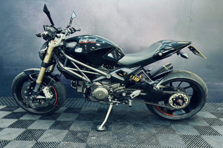 2011 DUCATI MONSTER 1100, Black - photo 3