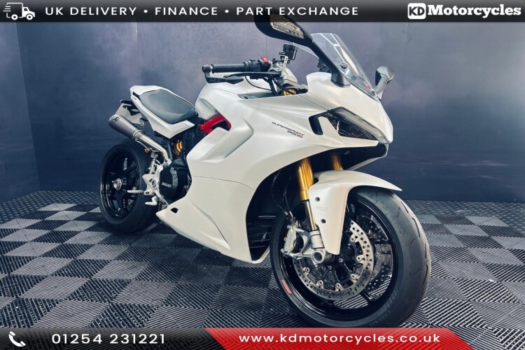 2023 DUCATI SUPERSPORT 950 S, White