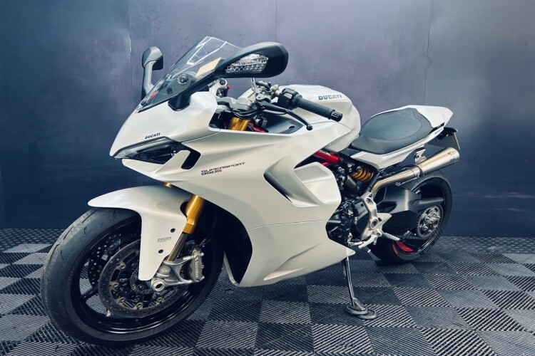 2023 DUCATI SUPERSPORT 950 S, White - photo 5