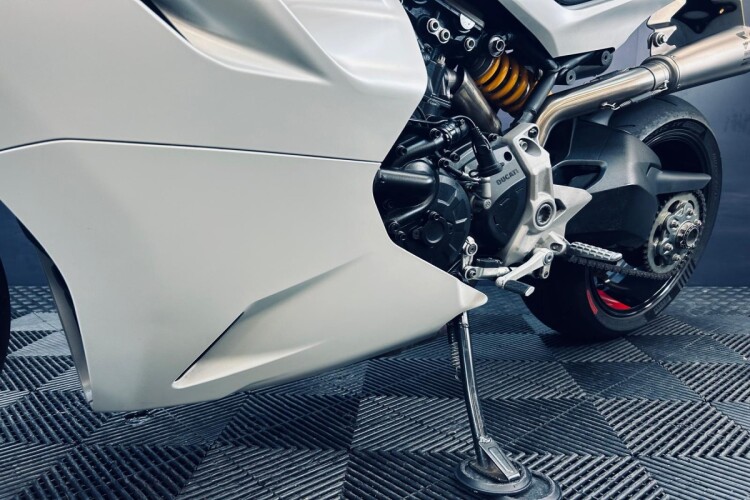 2023 DUCATI SUPERSPORT 950 S, White - photo 11