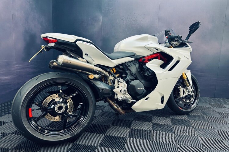 2023 DUCATI SUPERSPORT 950 S, White - photo 12