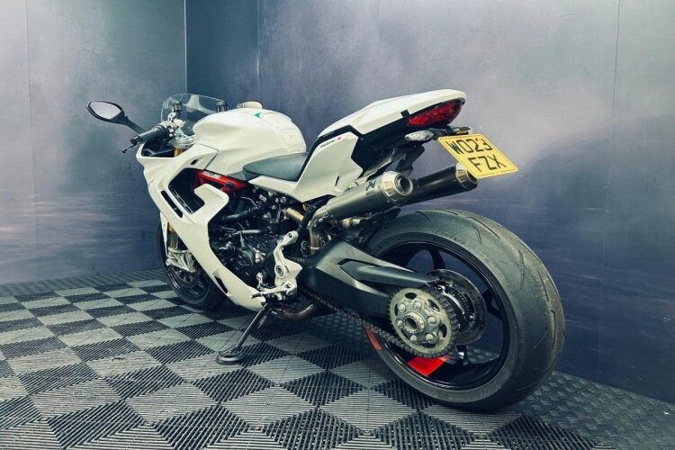 2023 DUCATI SUPERSPORT 950 S, White - photo 14