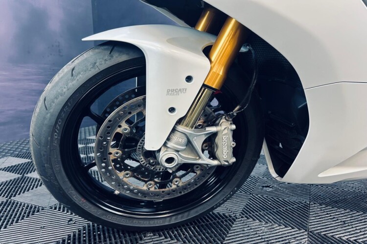 2023 DUCATI SUPERSPORT 950 S, White - photo 15