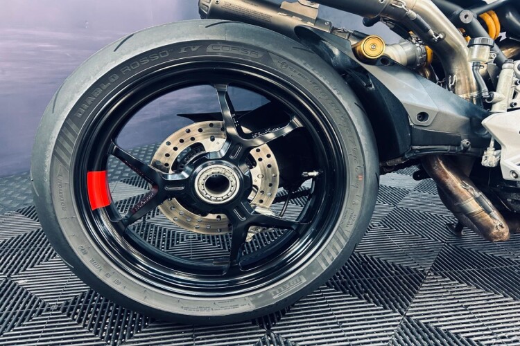 2023 DUCATI SUPERSPORT 950 S, White - photo 18