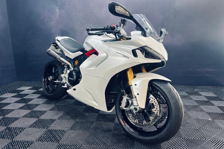 2023 DUCATI SUPERSPORT 950 S, White - photo 19