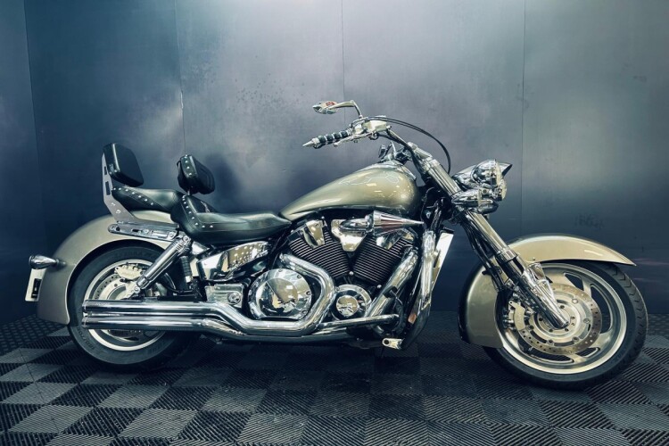 2006 HONDA VTX1800, Grey - photo 2