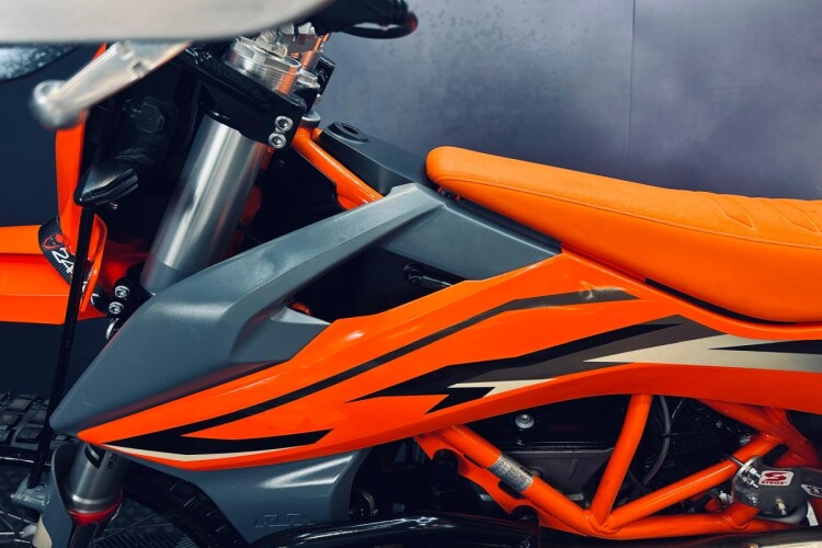 2023 KTM 690 ENDURO R, Orange - photo 6