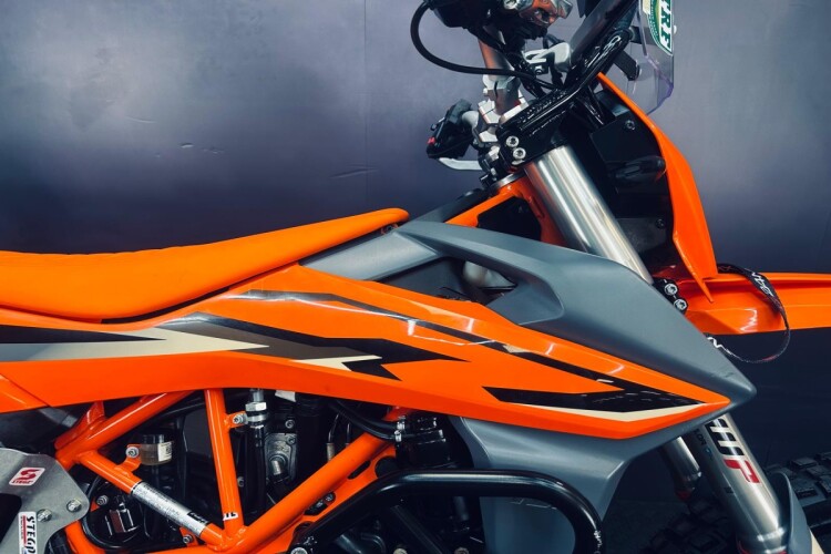 2023 KTM 690 ENDURO R, Orange - photo 9