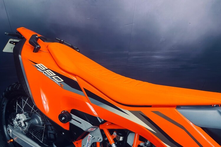 2023 KTM 690 ENDURO R, Orange - photo 13