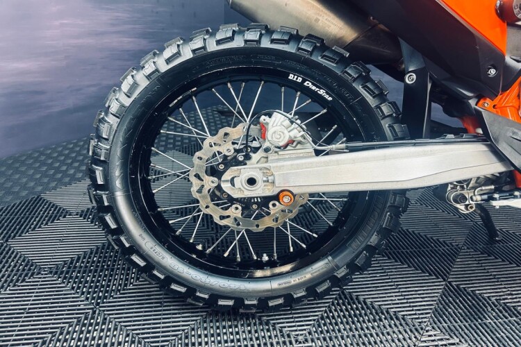 2023 KTM 690 ENDURO R, Orange - photo 17
