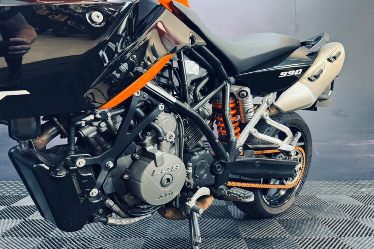 2011 KTM 990 SUPERMOTO, Orange - photo 11