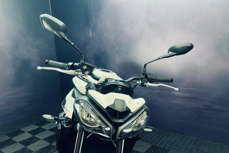 2024 TRIUMPH STREET TRIPLE 765, White - photo 8