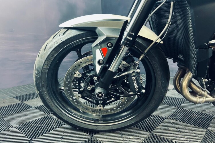 2024 TRIUMPH STREET TRIPLE 765, White - photo 15