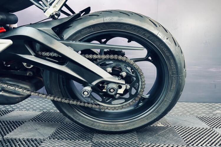 2024 TRIUMPH STREET TRIPLE 765, White - photo 17