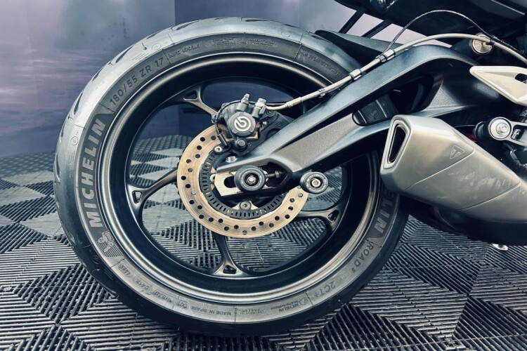 2024 TRIUMPH STREET TRIPLE 765, White - photo 18